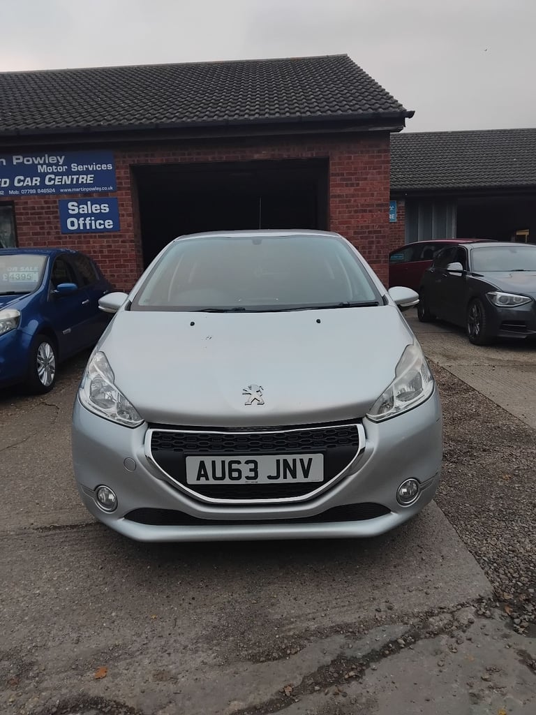 image for 2013 PEUGEOT 208 1.2 MANUAL SILVER .. DELIVERY AVAILIBLE .. 