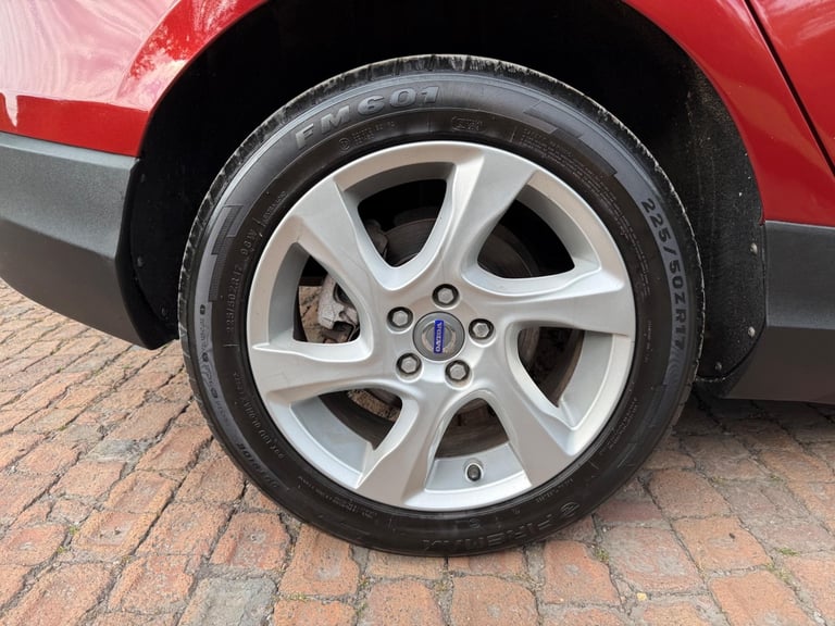 2014 Volvo V40 Cross Country 1.6 D2 Lux Powershift Euro 5 (s/s) 5dr HATCHBACK Diesel Automatic