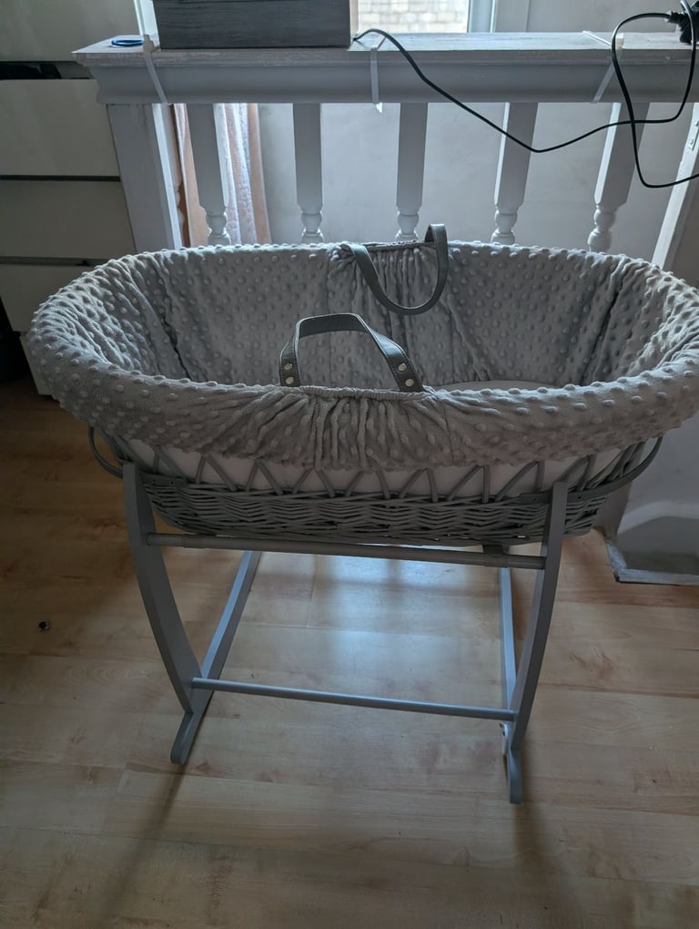 Grey moses basket 