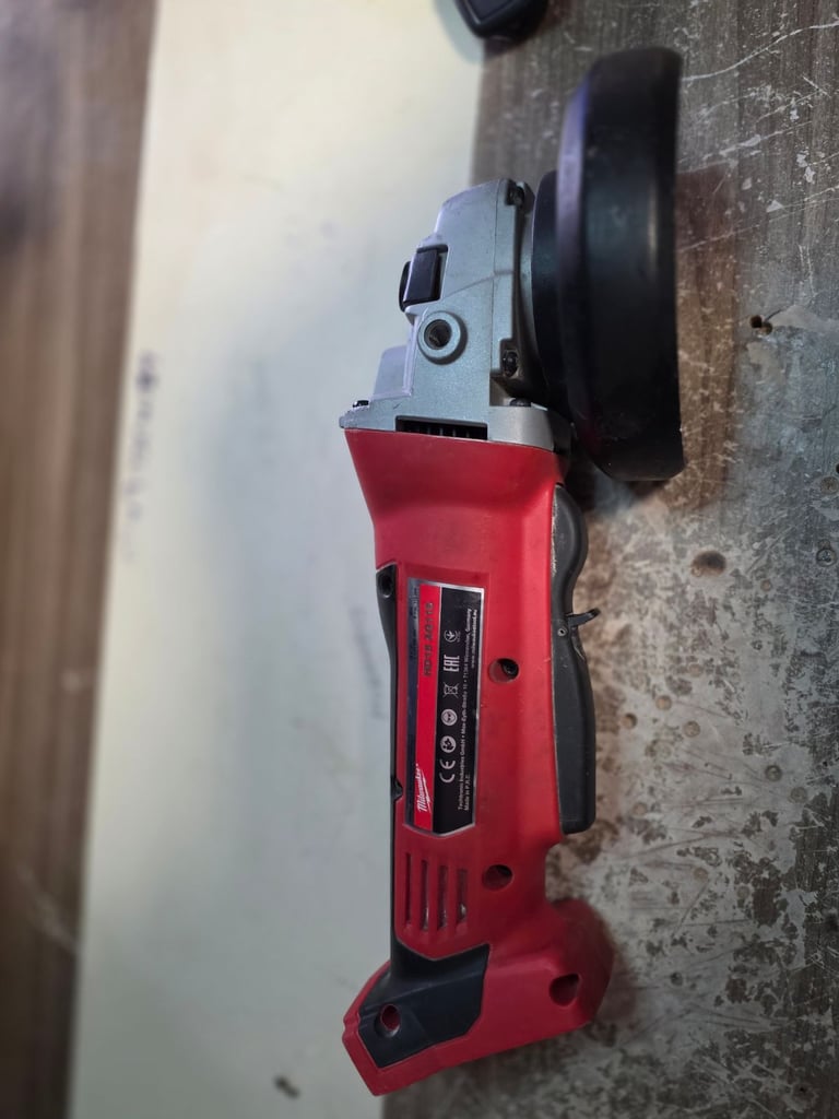 Milwaulkee 4 inch angle grinder body only