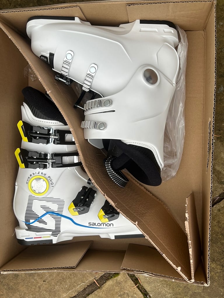 Salomon ski boots