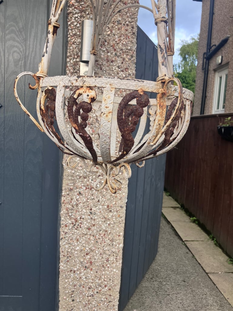 Victorian hanging basket 