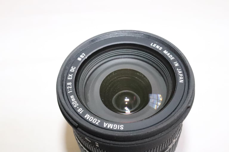 Sigma 18-50mm f/2.8 EX DC Macro Lens for Canon