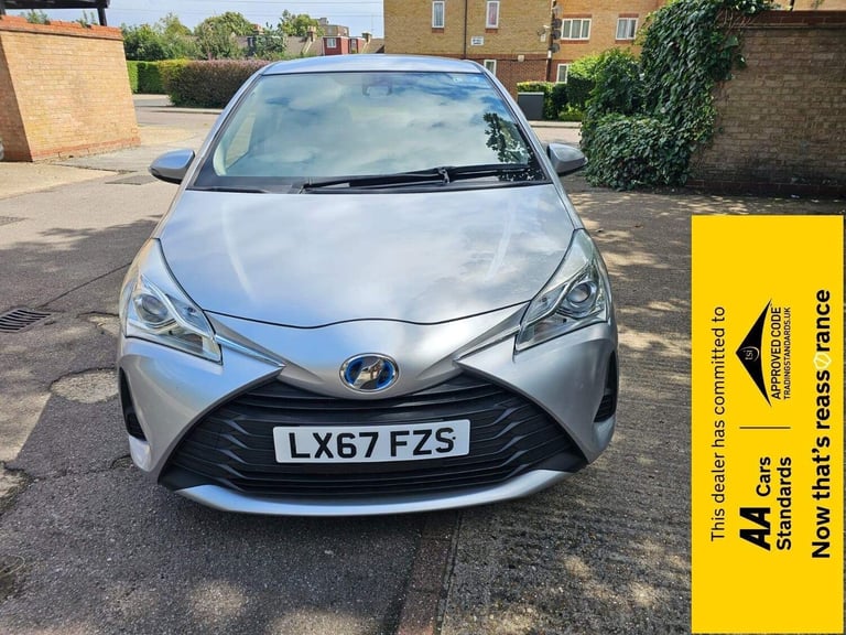 2018 Toyota Yaris 1.5 VVT-h Icon Tech E-CVT Euro 6 (s/s) 5dr Hatchback HYBRID ELECTRIC Automatic