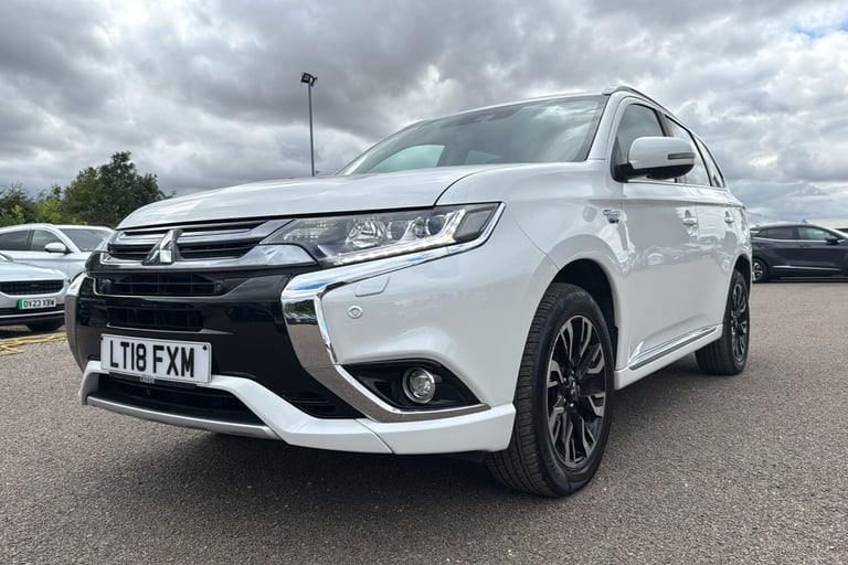  Mitsubishi Outlander PHEV 2.0h 12kwh 4hs Suv 5dr Petrol Plug In Hybrid CVT 4wd