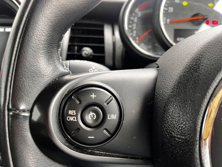 2018 MINI Hatch 1.5 Cooper D Euro 6 (s/s) 3dr HATCHBACK Diesel Manual