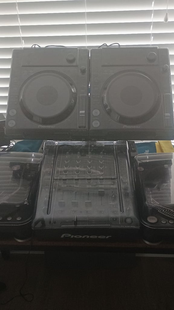 2 Pioneer CDJ850