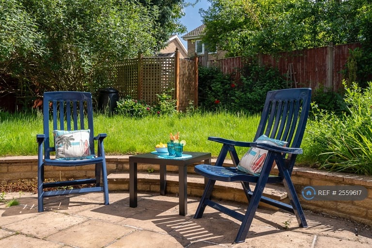 4 bedroom house in Waveney Rise, Oadby, Leicester, LE2 (4 bed) (#2559617)