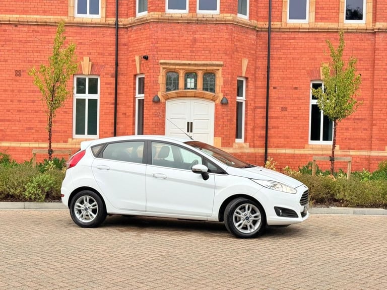 image for 2015 Ford Fiesta 1.0T EcoBoost Zetec Hatchback 5dr Petrol Manual Euro 6 (s/s) (100 ps) Hatchback ...