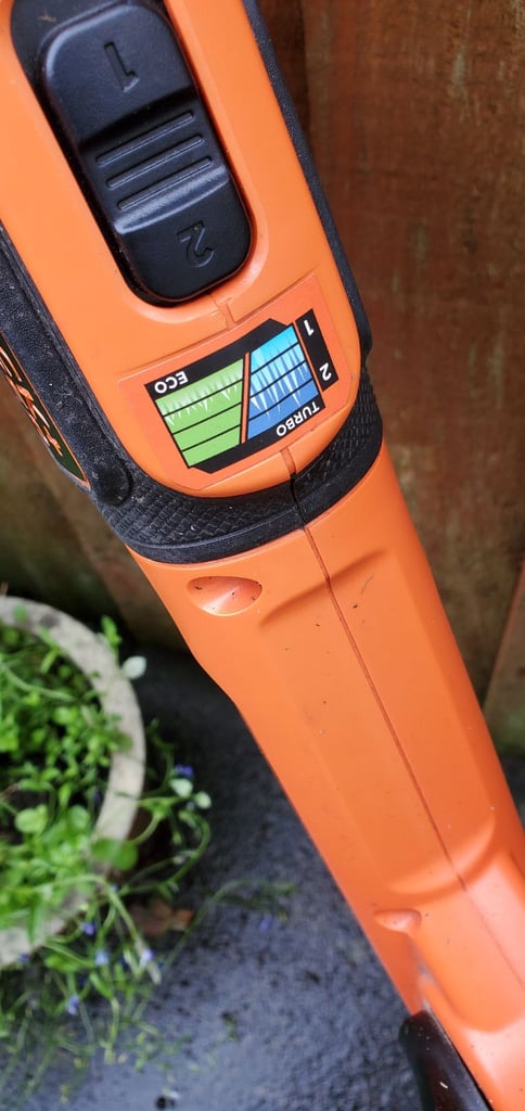 Black and Decker grass strimmer 
