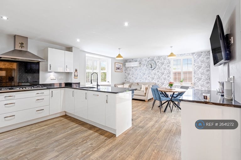 5 bedroom house in Wright Close, Leicester, LE8 (5 bed) (#2641272)