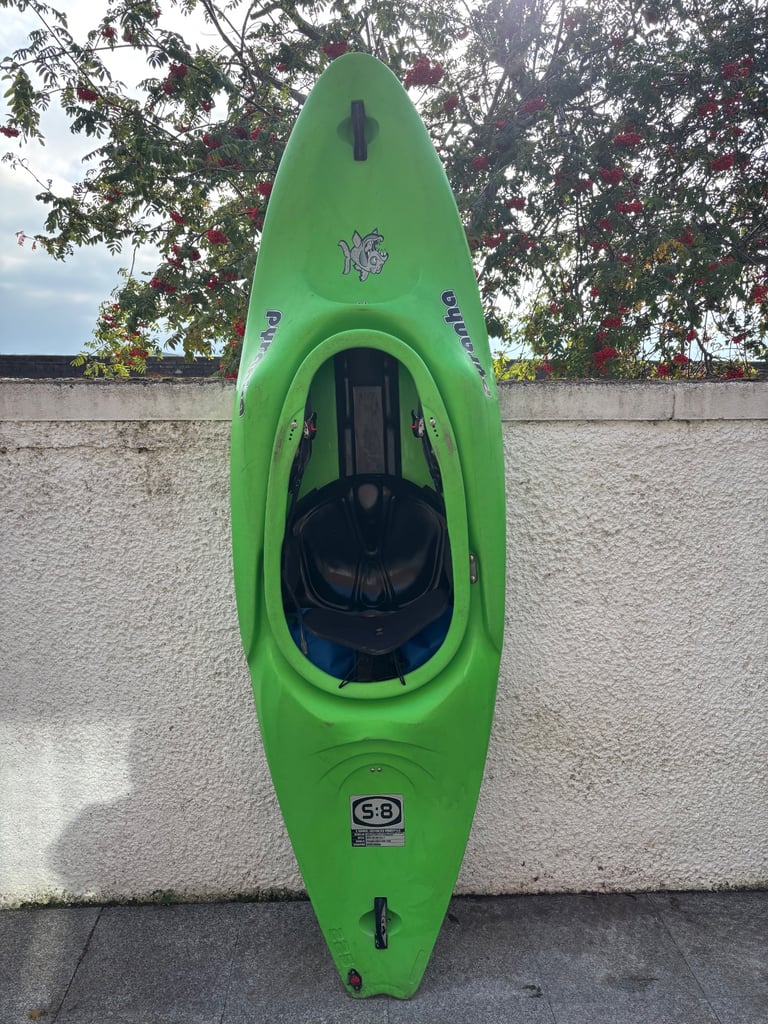 KAYAK - Pyranha S Series - Advqnced Freestyle 
