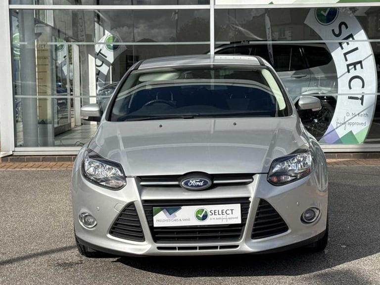 2014 Ford Focus 1.6 125 Zetec Navigator 5dr Powershift HATCHBACK PETROL Automatic