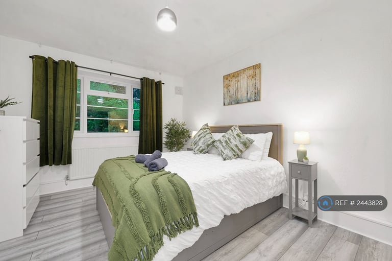 1 bedroom flat in Highbury Grove Court, London, N5 (1 bed) (#2443828)
