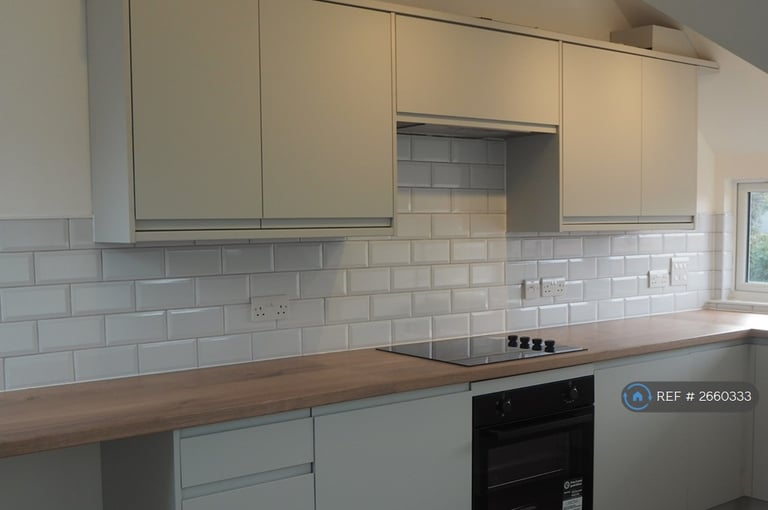image for 1 bedroom flat in High Street, Cranleigh, GU6 (1 bed) (#2660333)