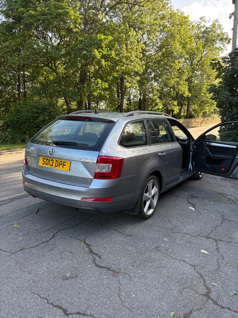 Skoda, OCTAVIA, Estate, 2013, Manual, 1598 (cc), 5 doors