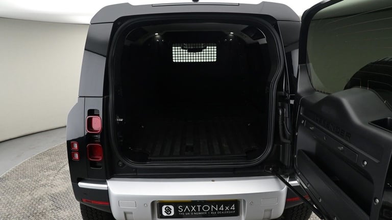 2022 Land Rover Defender 110 3.0 D300 MHEV HSE Hard Top SUV 5dr Diesel Auto 4WD MWB Euro 6 (s/s) ...