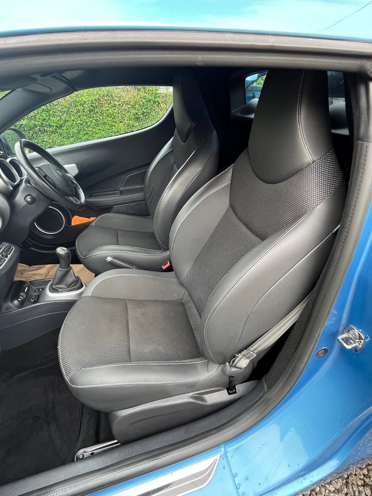 Renault, WIND, Convertible, 2011, Manual, 1149 (cc), 2 doors
