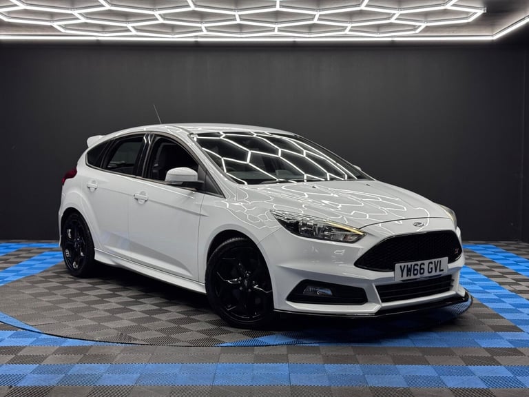 2017 Ford Focus 2.0T EcoBoost ST-2 5dr HATCHBACK PETROL Manual