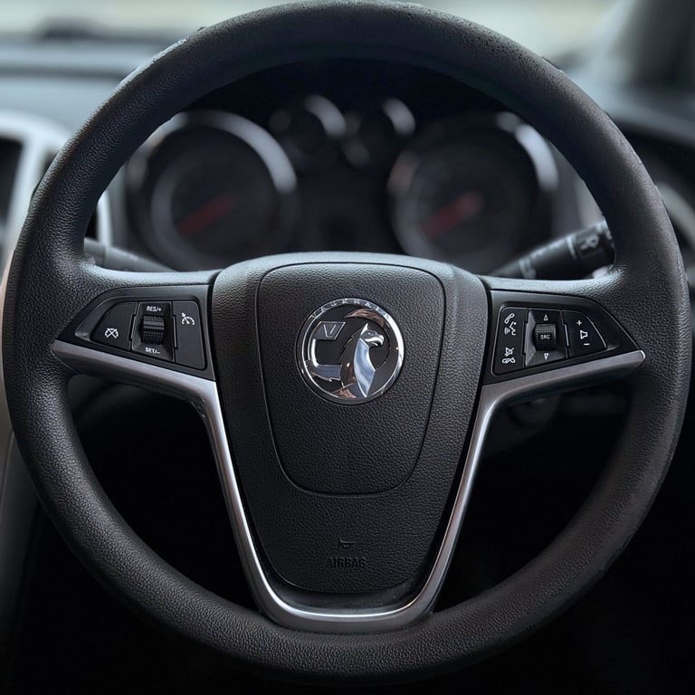 Vauxhall, ASTRA, Hatchback, 2014, Manual, 1364 (cc), 5 doors