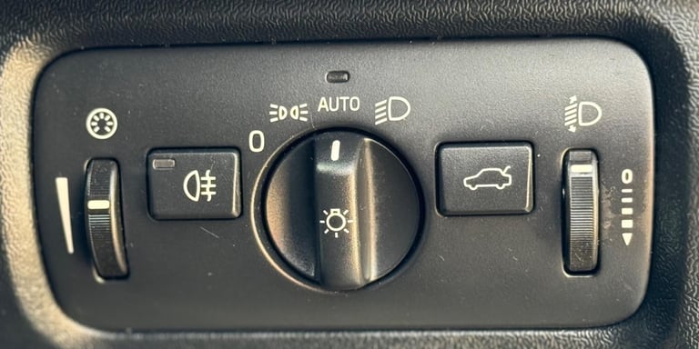 2015 Volvo V40 1.6 D2 R-Design Powershift Euro 5 (s/s) 5dr Diesel