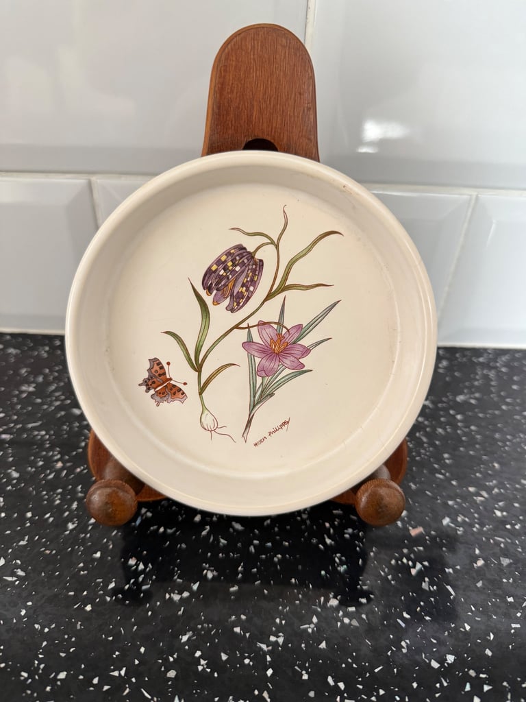 Vintage Runtons Pottery Yorkshire Botanicals Wild Flowers Round Trinket Dish Helen Philipps 5” x 1”
