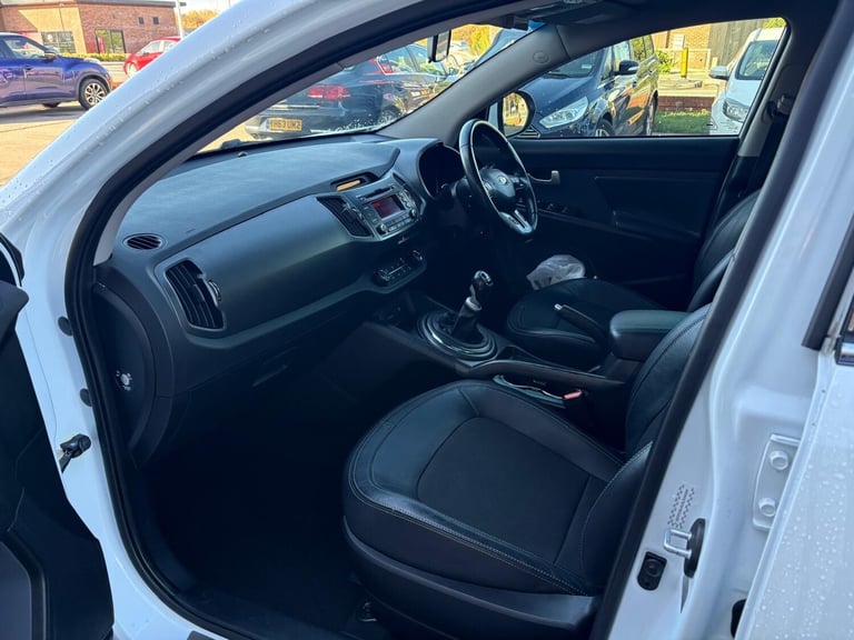 2013 Kia Sportage 1.6 GDi ISG 2 5dr ++ TWIN SUNROOF / HALF LEATHER / ULEZ ++ ESTATE Petrol Manual