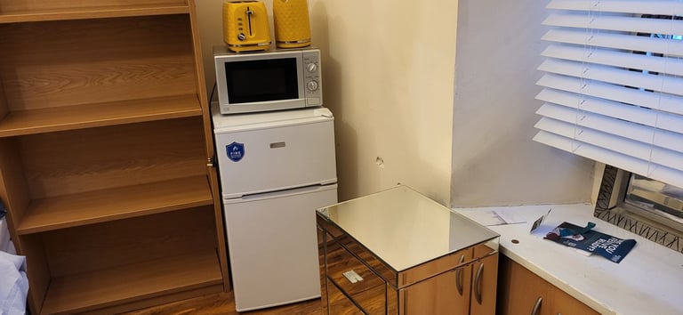 Bedsit to let  Perth city center 