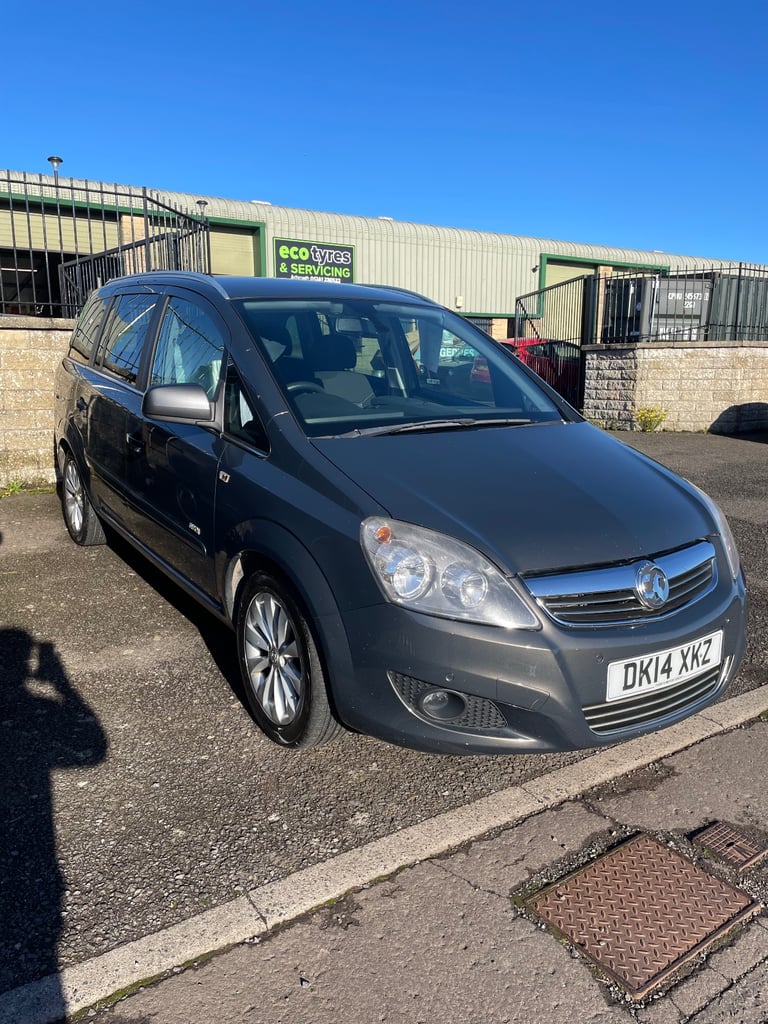 2014 7 seat Zafira 12m mot excellent condition 