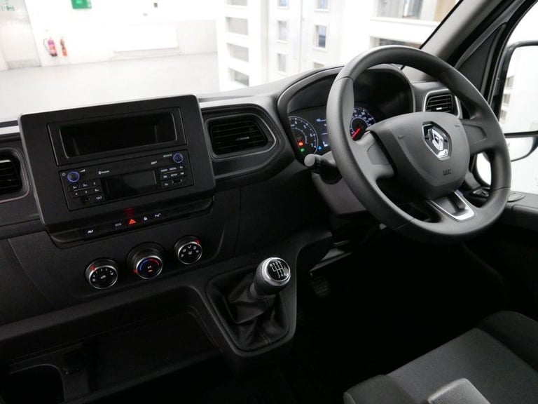71 RENAULT MASTER 2.3 DCI 135 BHP L2 H2 MEDIUM BUSINESS + ( AIR CON )