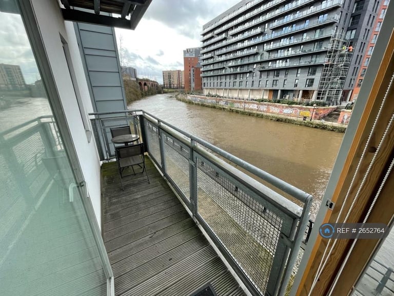 2 bedroom flat in Water Street, Manchester, M3 (2 bed) (#2652764)