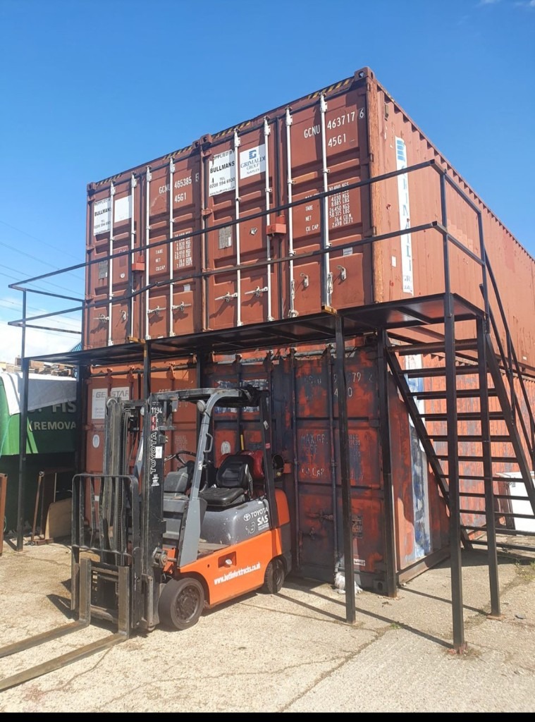 40ft STORAGE CONTAINERS AVAILABLE TODAY IN BARKING