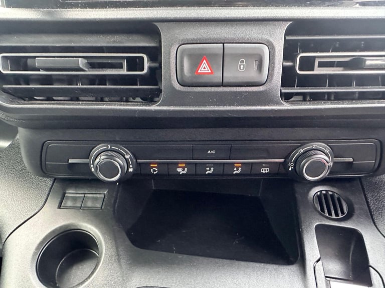 2022 Vauxhall Combo Life 1.5 Turbo D SE XL MPV 5dr Diesel Manual 6Spd Euro 6 (s/s) (7 Seat) (100 ...