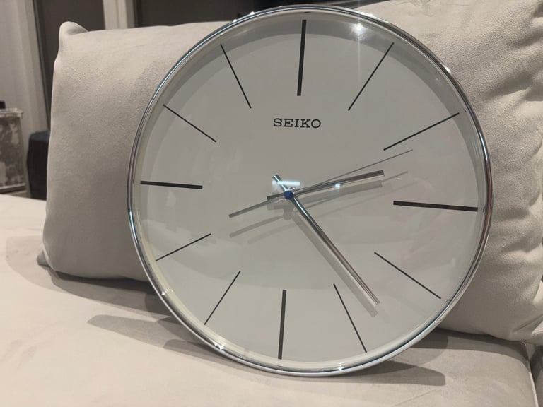 SEIKO Silver Wall Clock ( in Barking Riverside)