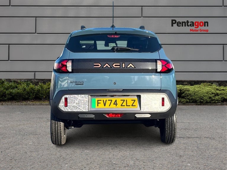  Dacia Spring 65 26.8kwh Extreme Hatchback 5dr Electric Auto 65 ps Electric
