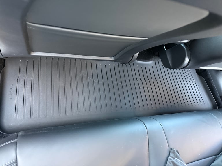 Original Tesla Model Y set of rubber mats - x5