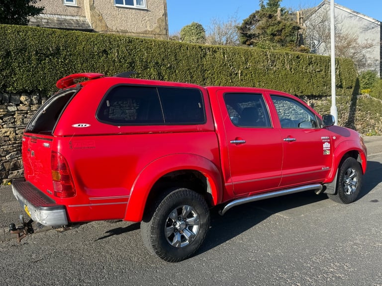 2008 TOYOTA HILUX INVINCIBLE DOUBLE CAB D/C 3.0 D4-D MANUAL 4X4 RED