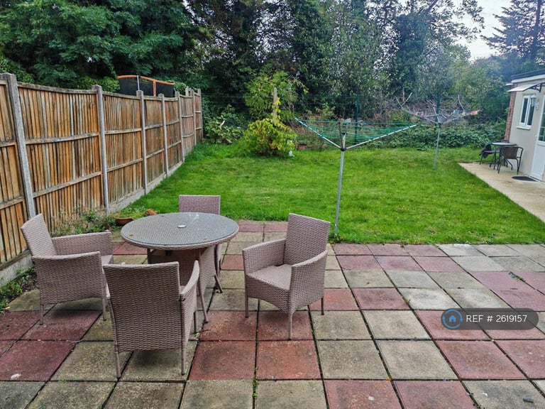 1 bedroom in Frogmore Gardens, Hayes, UB4 (#2619157)