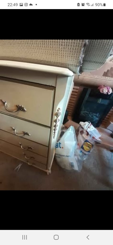 Bedroom drawers cabinets 