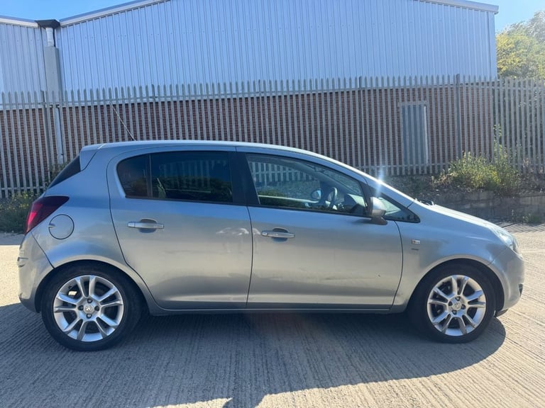 VAUXHALL CORSA SXI 1.2 5 DOOR*LOW MILEAGE*ONE LADY OWNER PAST 9 YEARS*ALLOYS*AC* - Image 4
