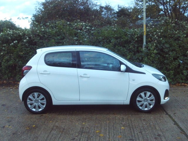 2017 Peugeot 108 1.0 Active 5dr White 60k Miles FSH Years MOT Warranty £20 Road Tax HATCHBACK Pet...