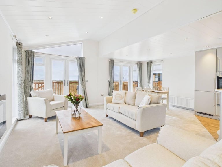 Stately Albion Warwick Executive in Norwich  - Lodge / Caravan 