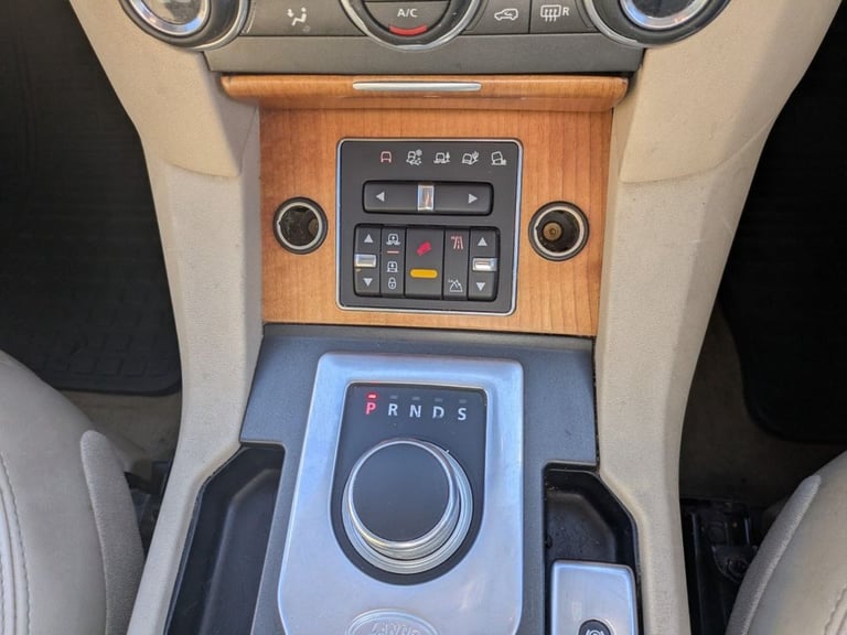 2012 62 LAND ROVER DISCOVERY 4 3.0 SD V6 HSE SUV 5DR DIESEL AUTO 4WD EURO 5 (255