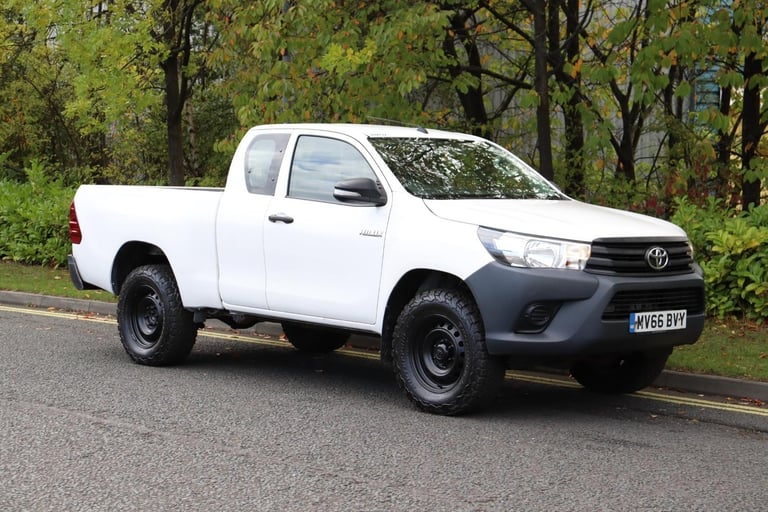 TOYOTA HILUX D4D KING CAB 4X4 PICKUP TRUCK (2017)