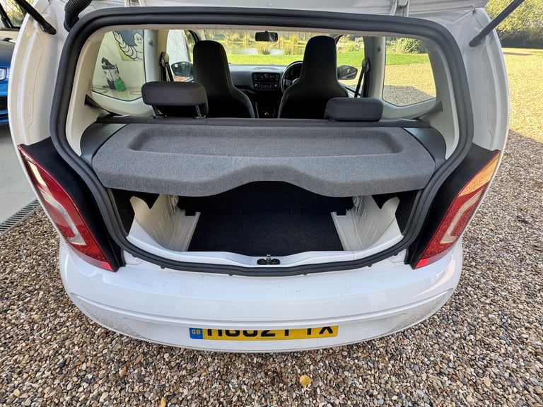 VOLKSWAGEN UP 1.0 Take up! 2012