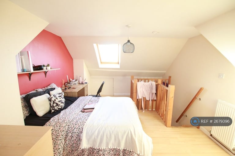 3 bedroom house in Blenheim Gardens, Reading, RG1 (3 bed) (#2679396)