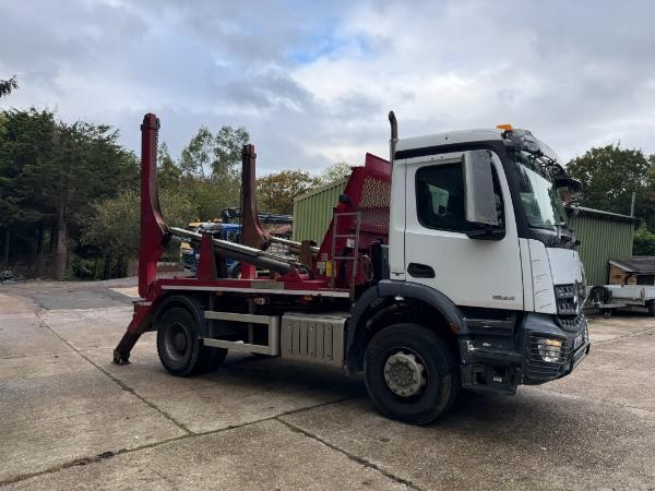 Mercedes 1824 Arocs Hyvalift Skip Loader Extendable Arms