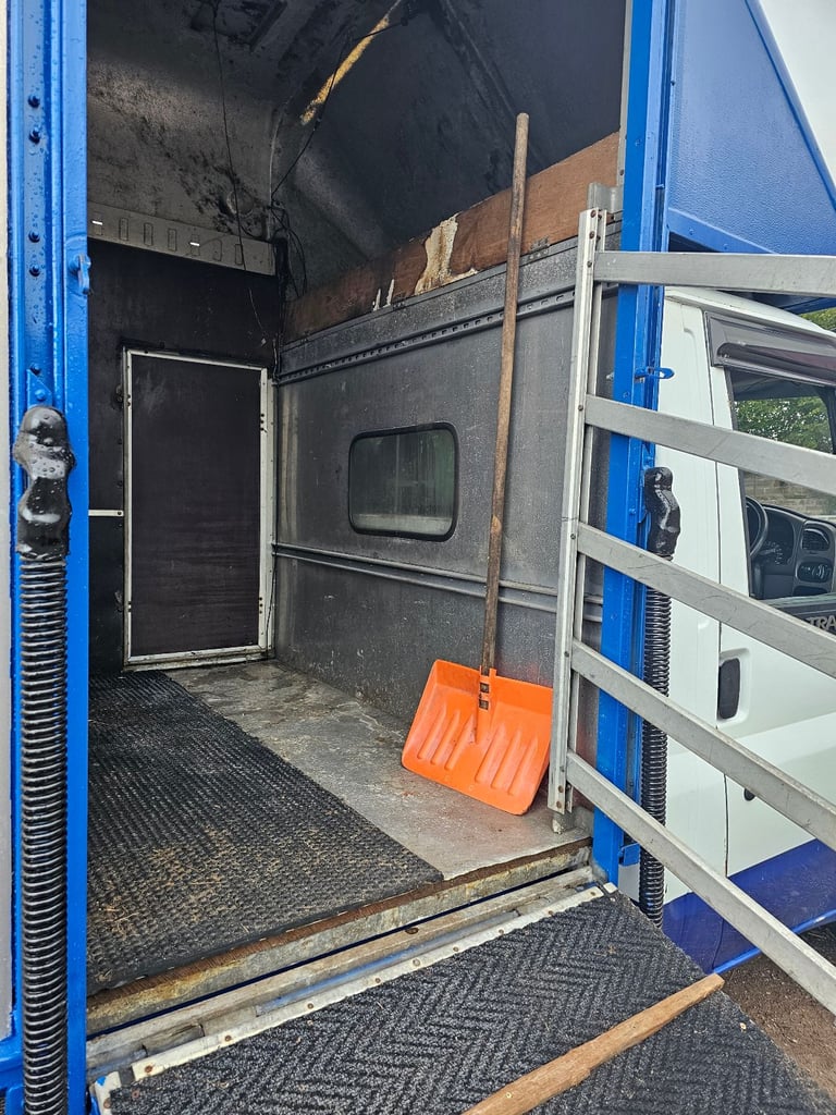 3.5t horsebox