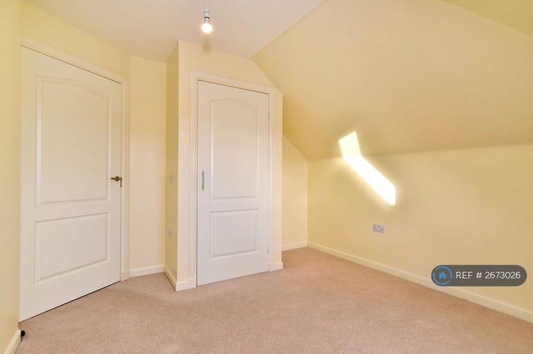 2 bedroom flat in Middlefield Place, Aberdeen, AB24 (2 bed) (#2673026)