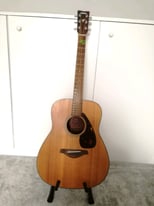 Acoustic guitar Yamaha FG700MS (pre-loved) with stand